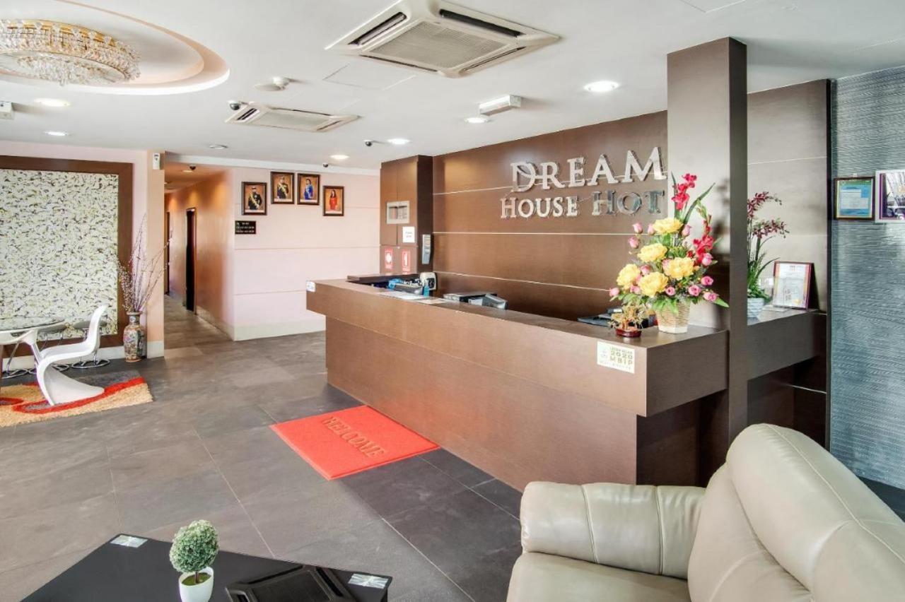 Dream House Hotel Skudai Eksteriør billede